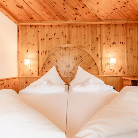 Отель Berghof Нойштифт-им-Штубайталь