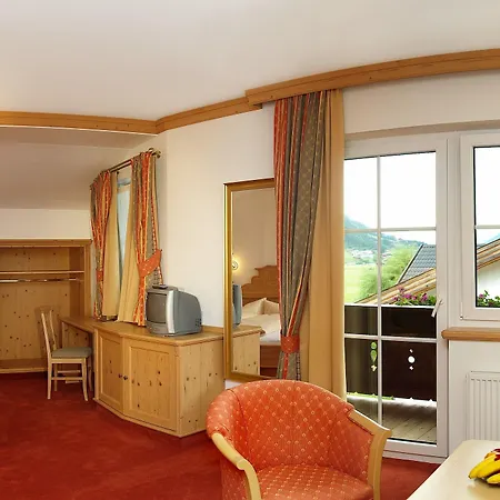 Berghof Hotell 4*