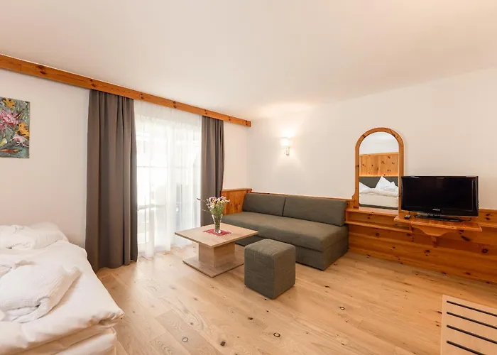 Berghof ホテル ノイシュティフト・イム・シュトゥーバイタール